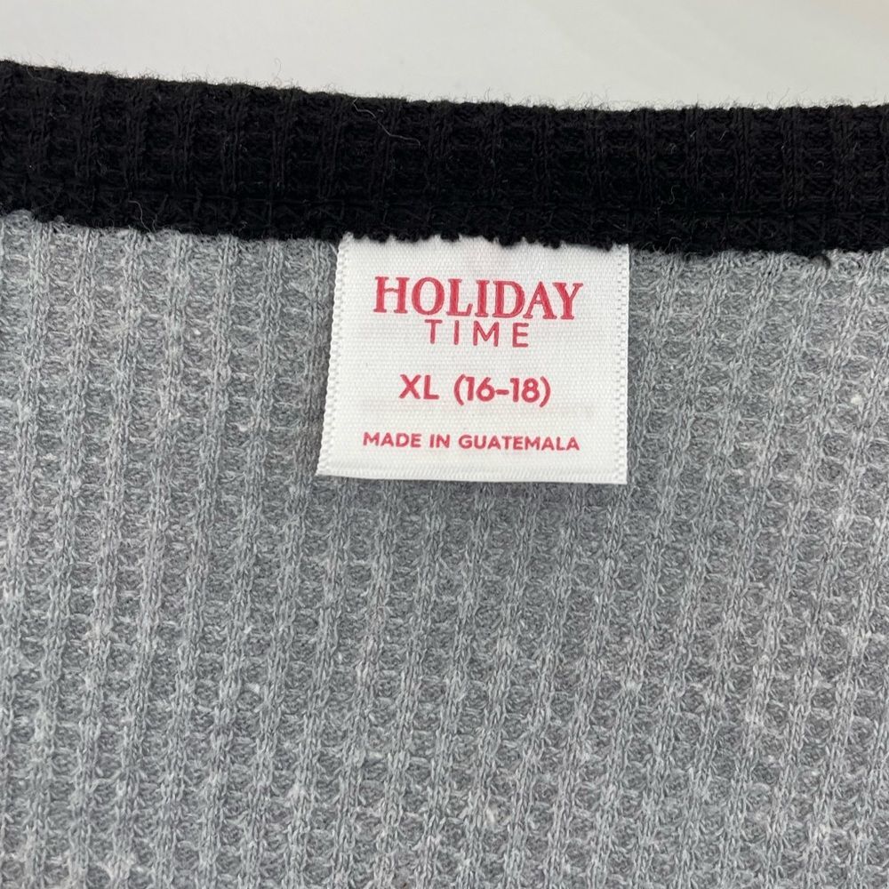 Holiday Time graphic tee Merry Christmas NWT XL (16-18) - Picture 2 of 3